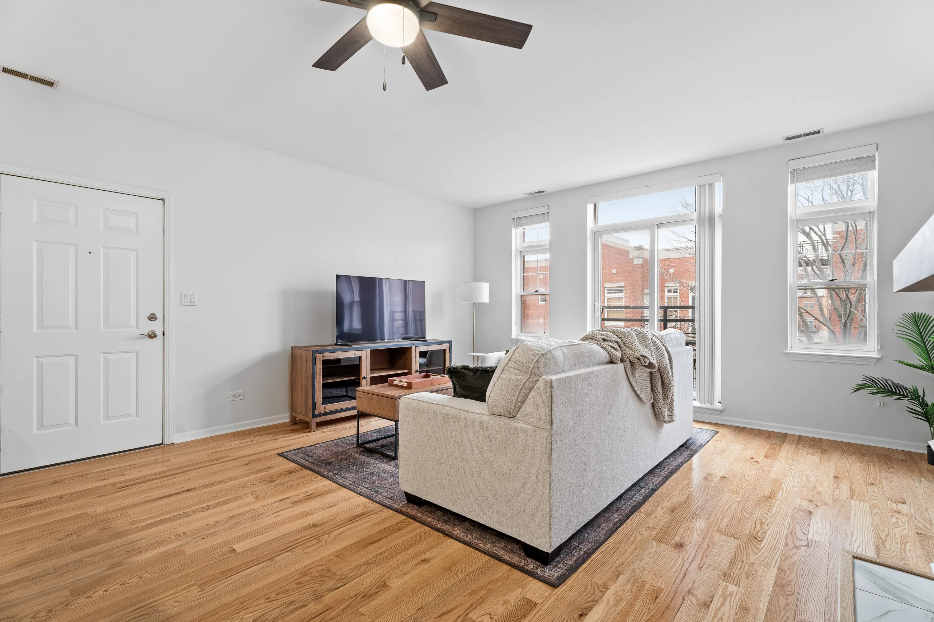 808 W University Ln 60608 60608-unit#3A-Chicago-IL