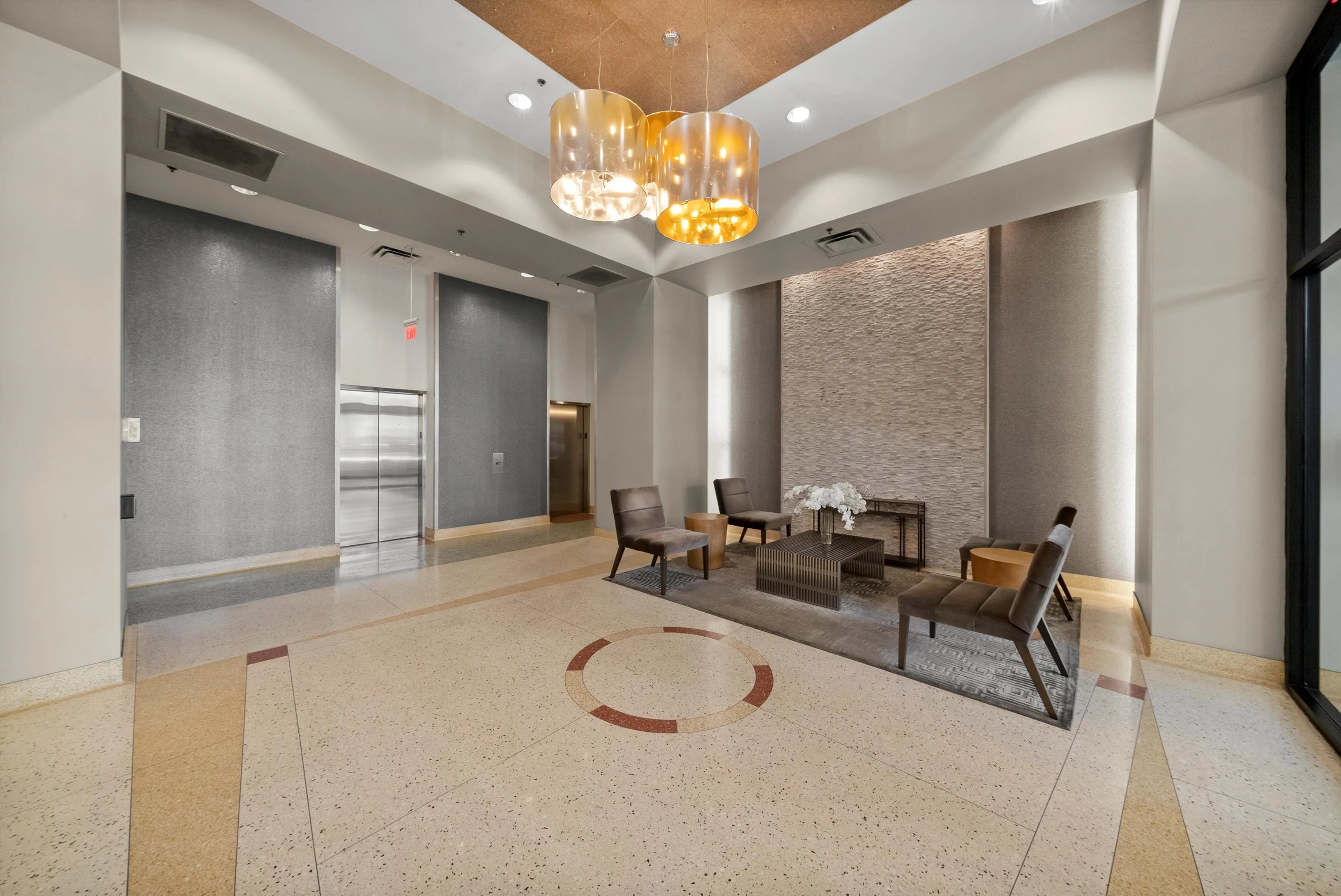 435 W Erie St   60654 60654-Erie Centre-unit#1708-Chicago-IL