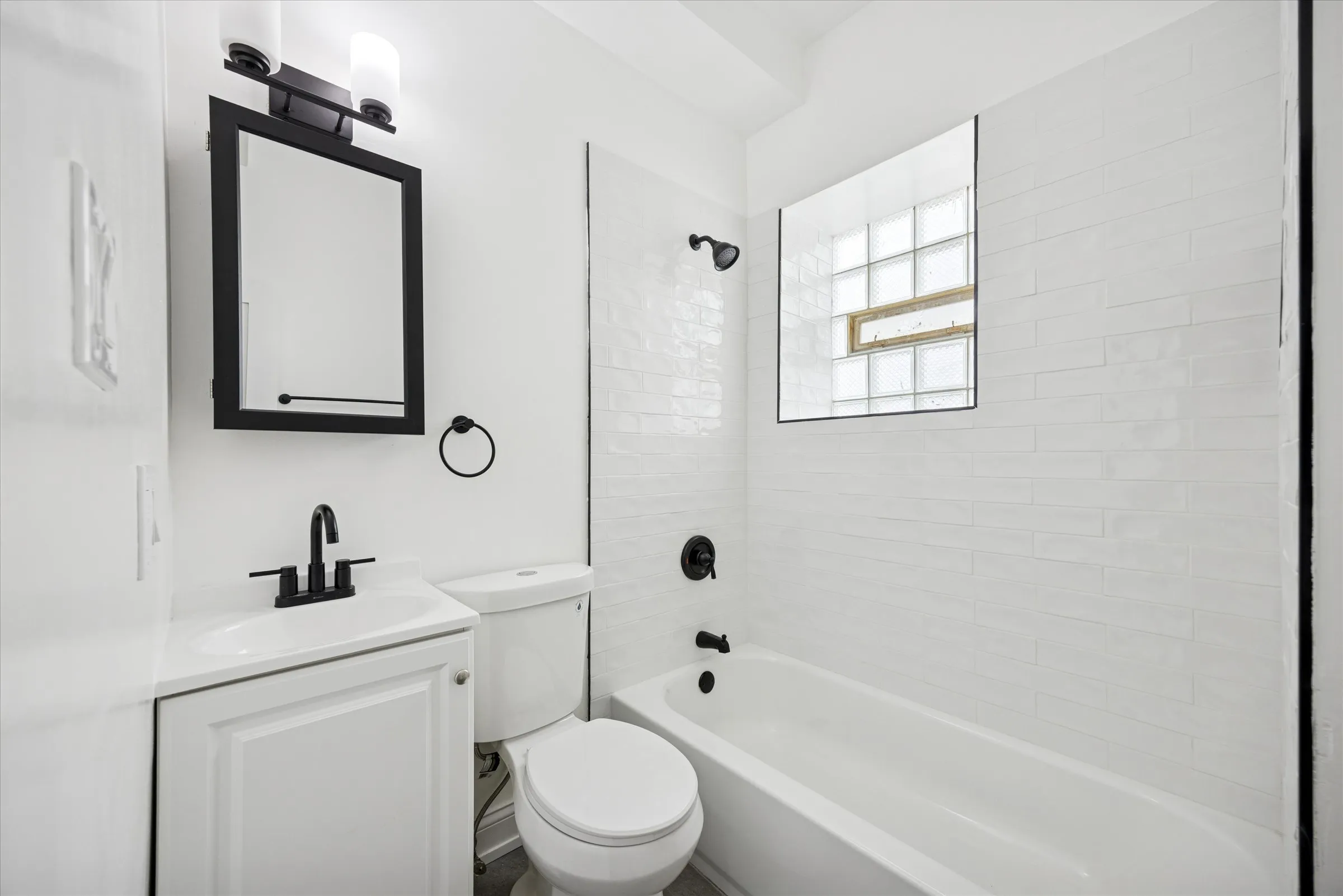 Bronzeville 60653-unit#2E-Chicago-IL