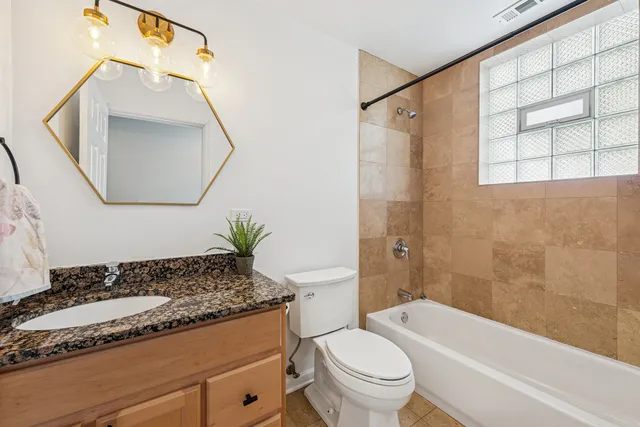 1610 W Grand Ave 60622 60622-unit#2C-Chicago-IL