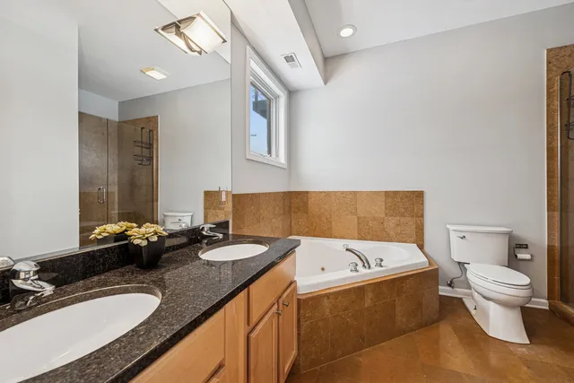 1610 W Grand Ave 60622 60622-unit#2C-Chicago-IL