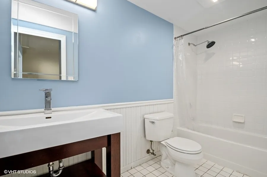 3201 N Seminary Ave   60657 60657-unit#301-Chicago-IL