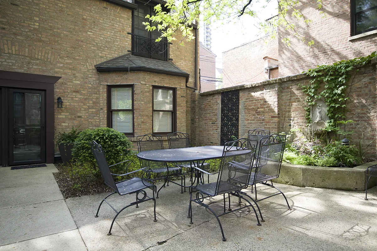 1228 N Dearborn St   60610 60610-The Vinnedge Condominium-unit#2-Chicago-IL