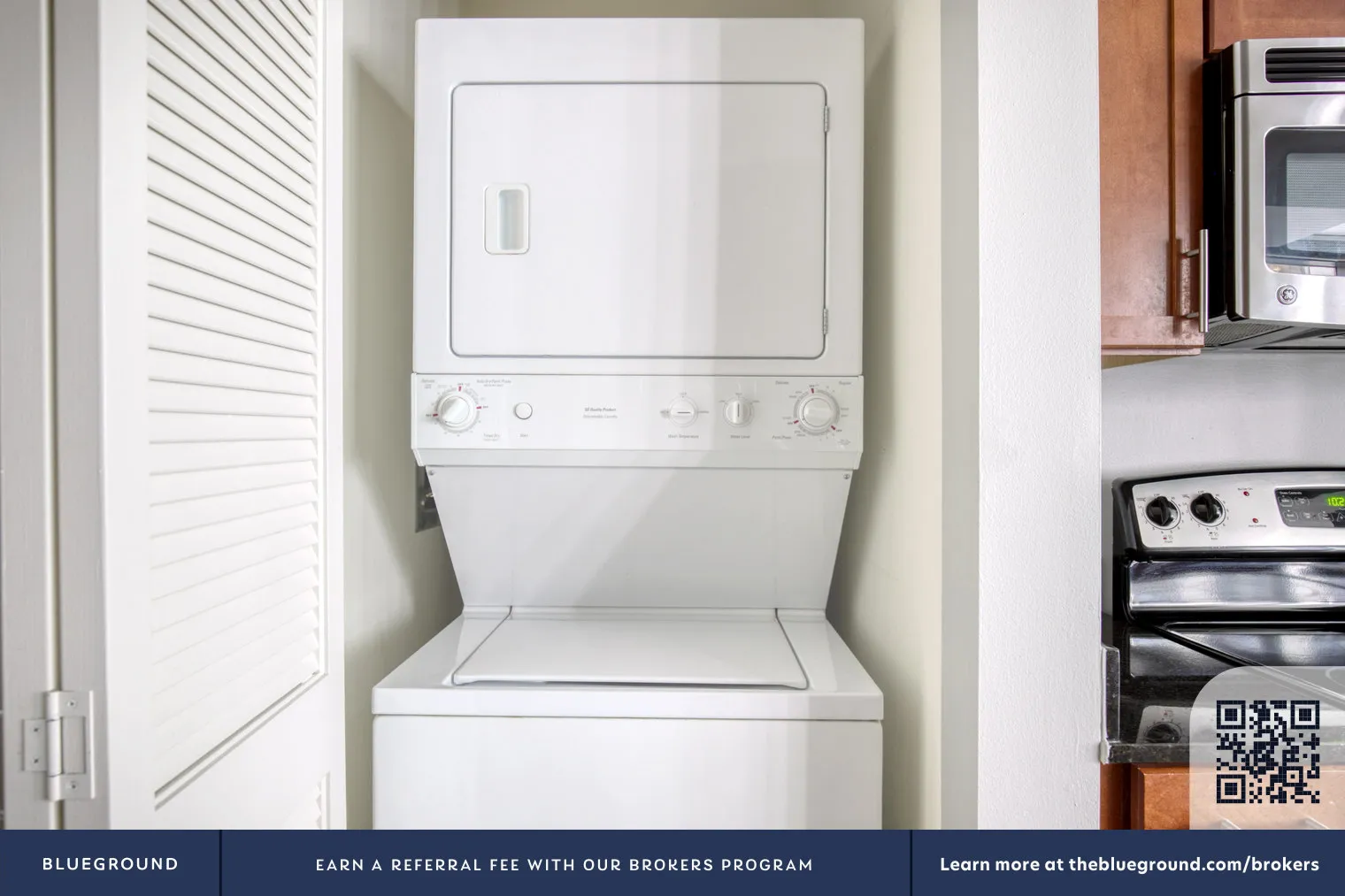 210 N Wells St   60601 60601-Lake & Wells Apartments-unit#ID696-Chicago-IL