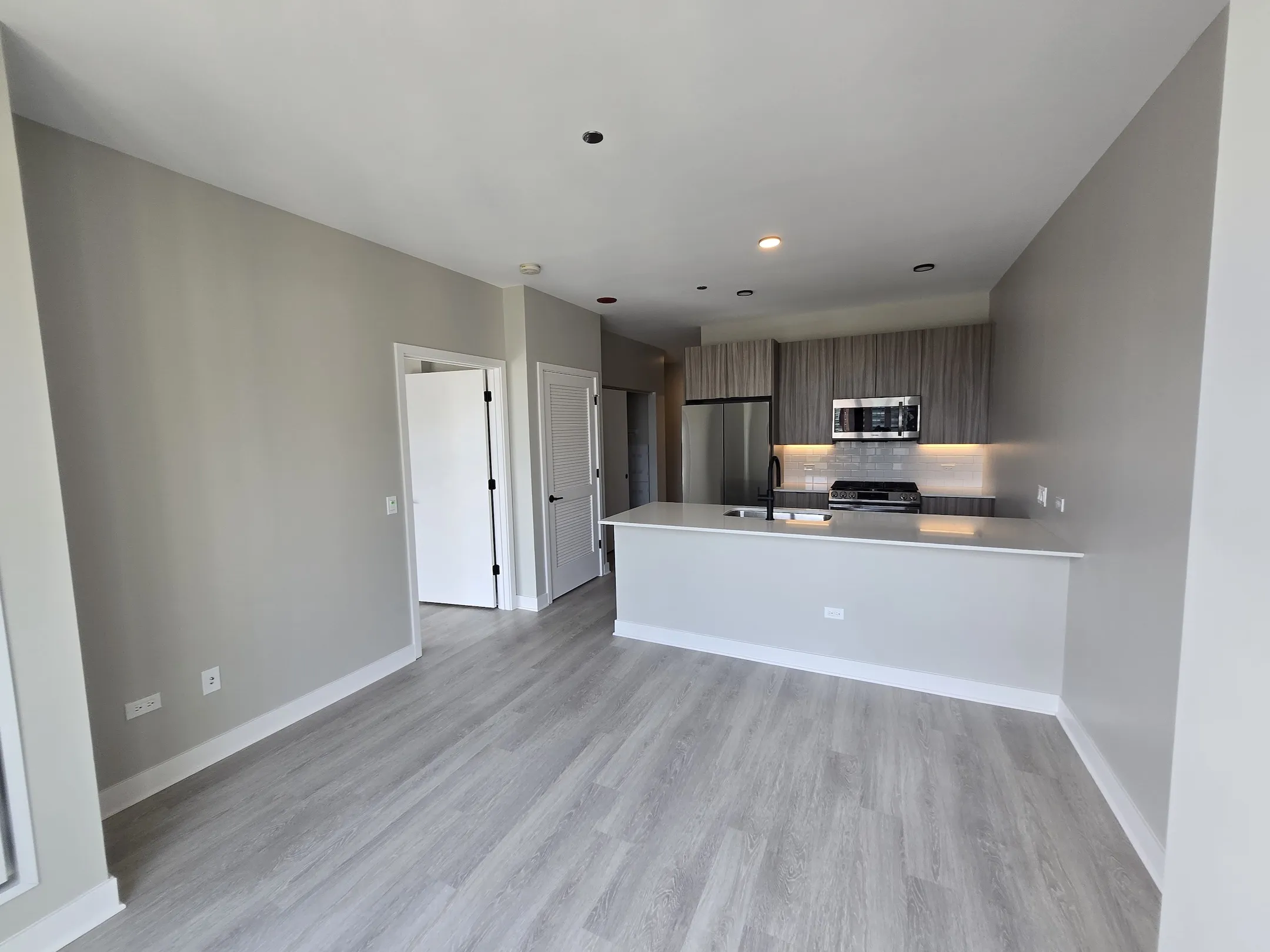 4611 N Broadway   60640 60640-unit#812-Chicago-IL