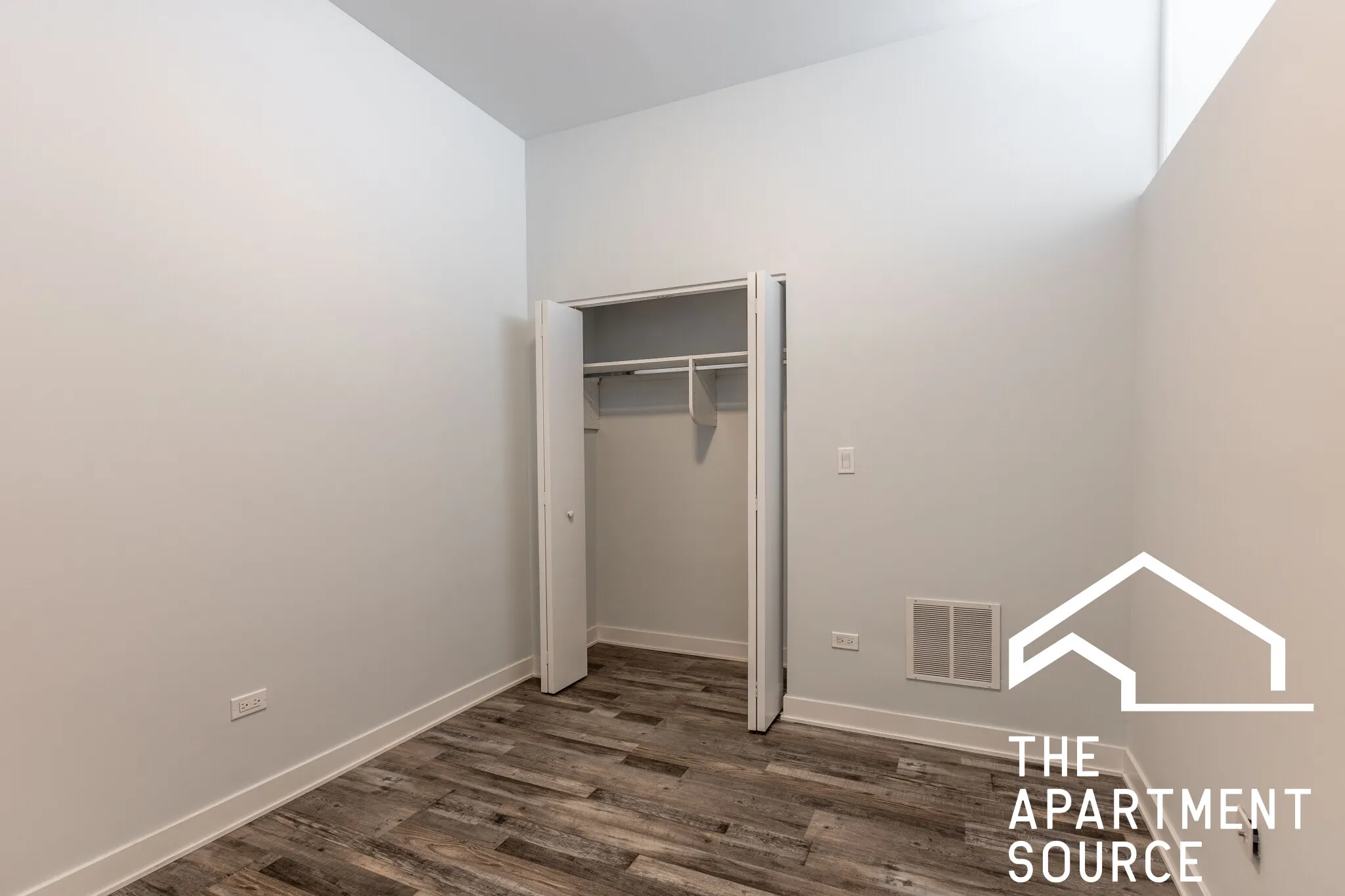 2247 W Lawrence Ave   60625 60625-unit#103-Chicago-IL