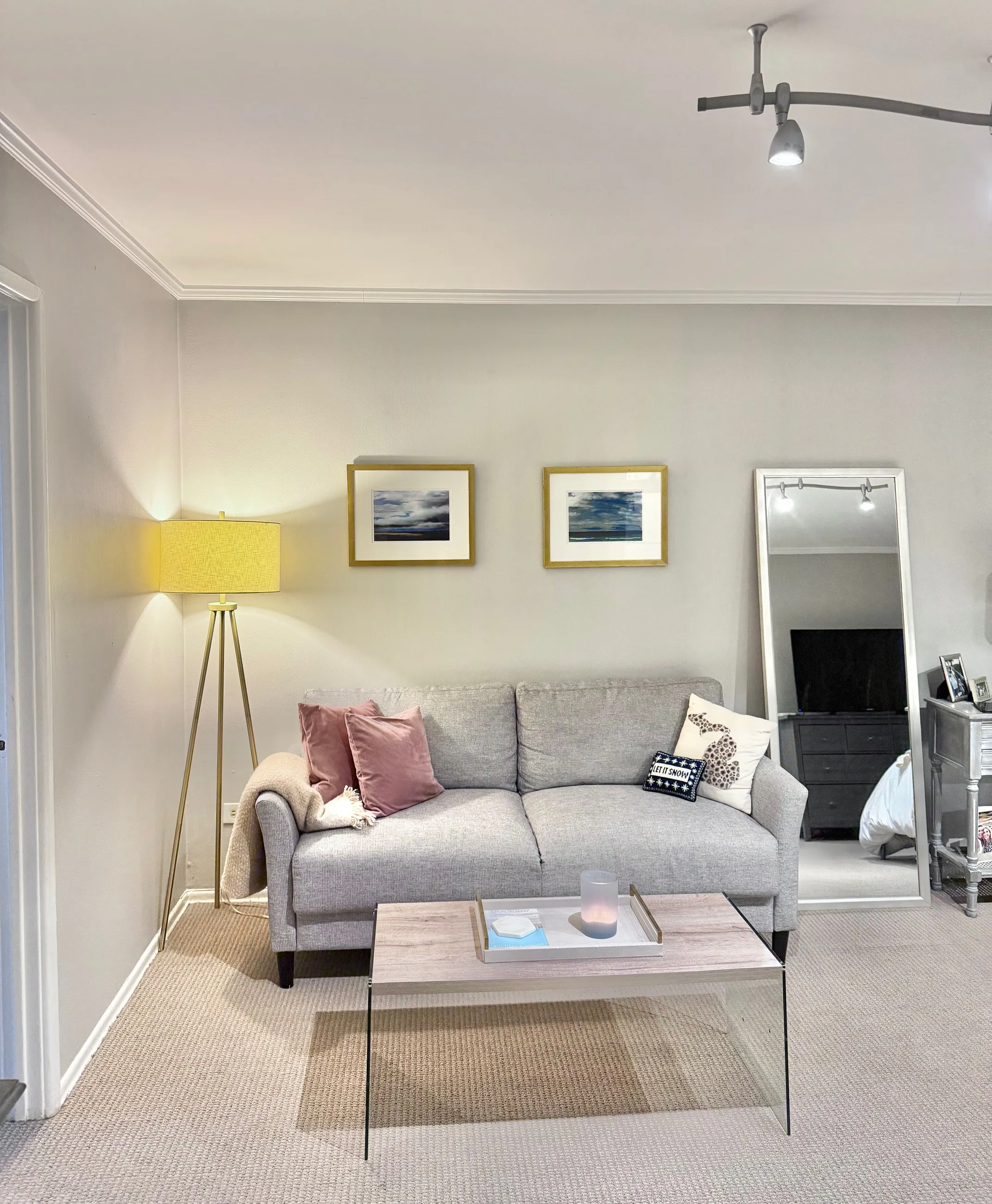 426 W Barry Ave   60657 60657-unit#209-Chicago-IL