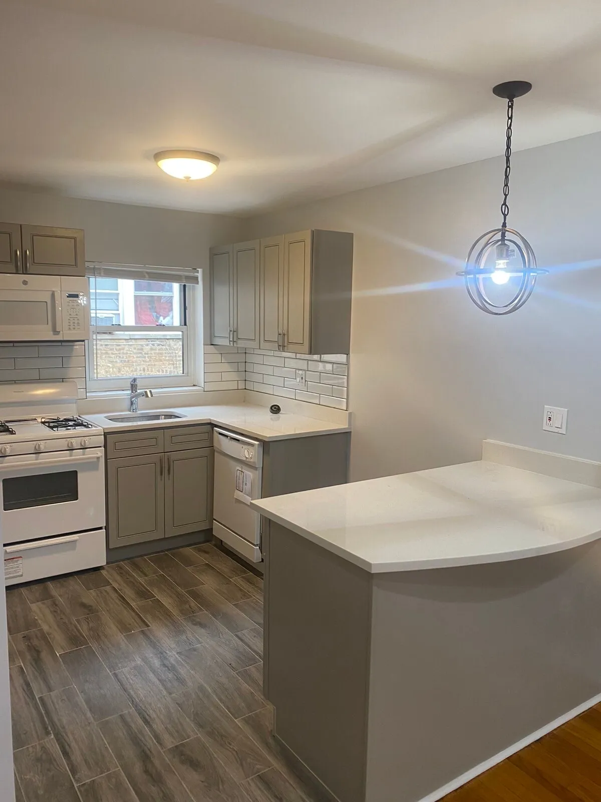 7361 N RIDGE BLVD 60645-unit#2C-Chicago-IL