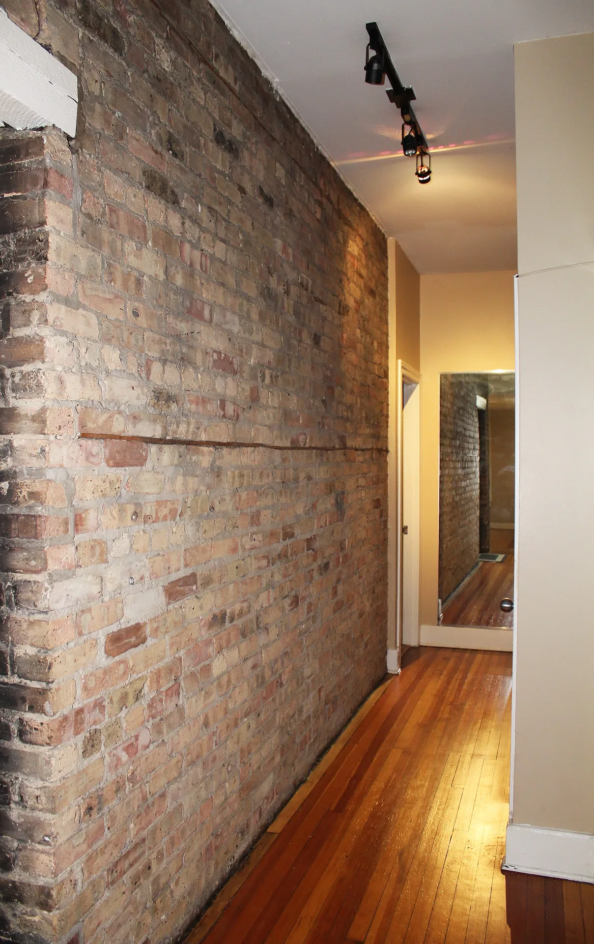 2932 N Clark St   60657 60657-Village II-unit#3E-Chicago-IL