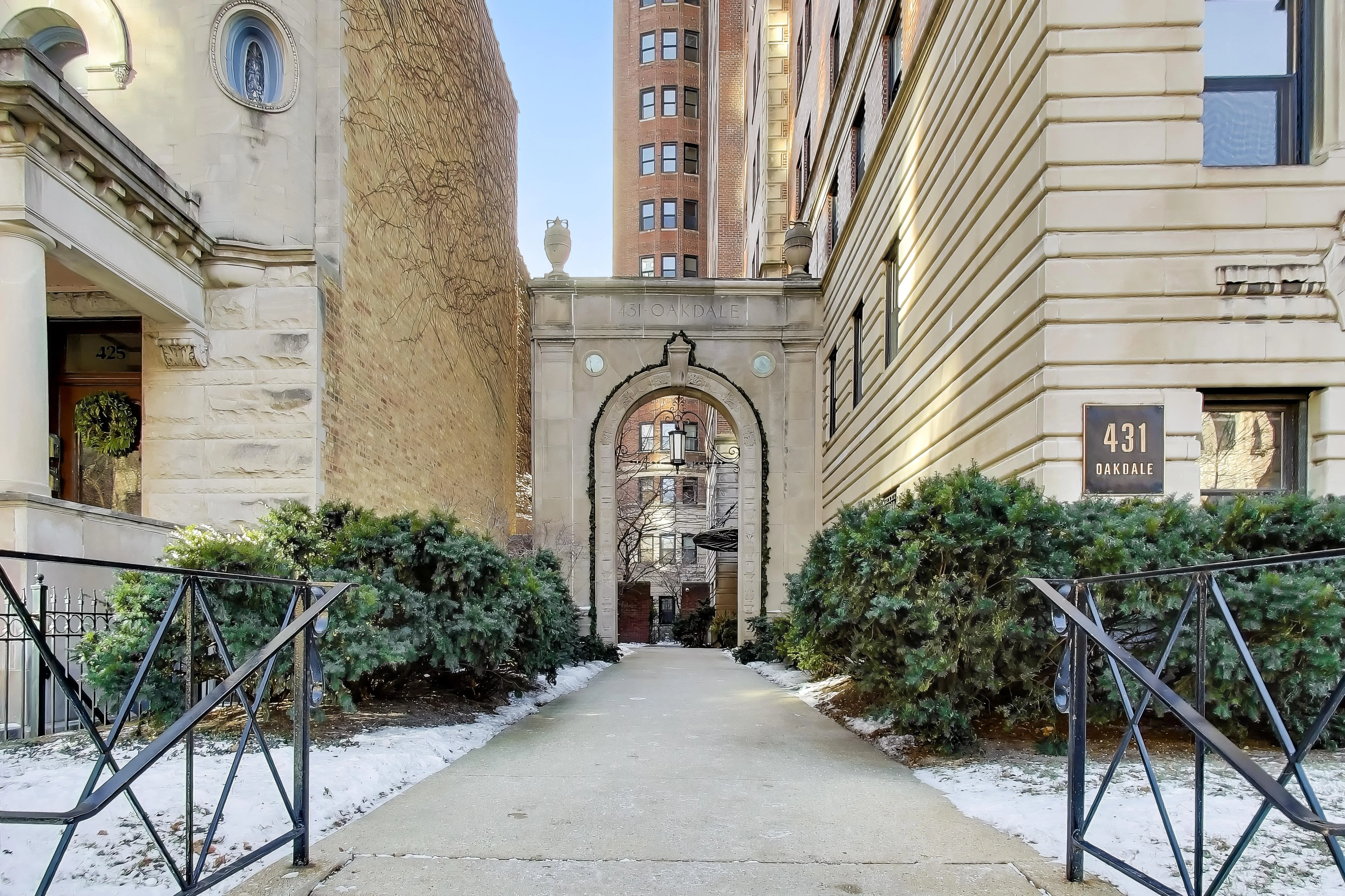 431 W Oakdale Ave   60657 60657-unit#1A-Chicago-IL