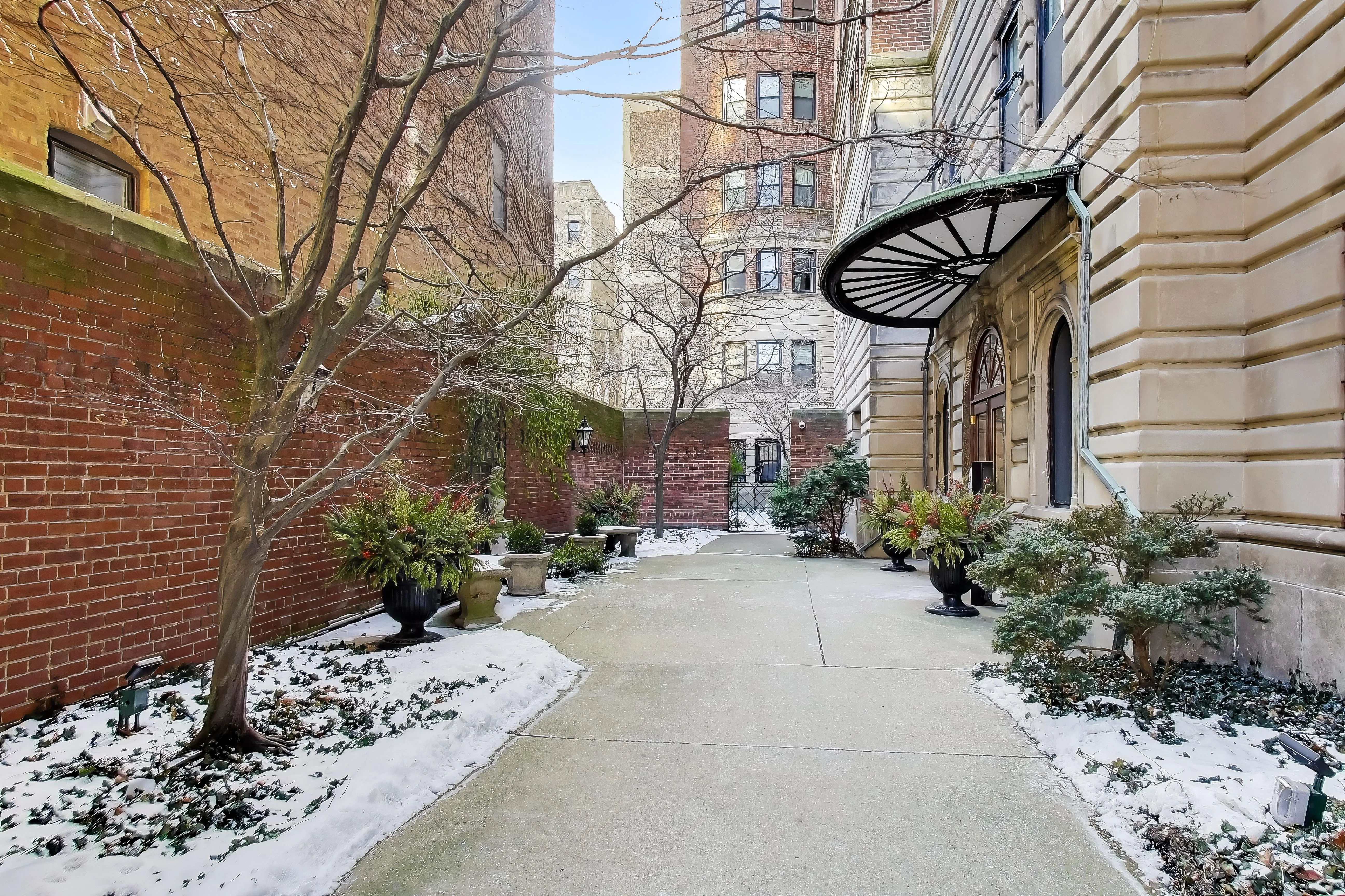 431 W Oakdale Ave   60657 60657-unit#1A-Chicago-IL