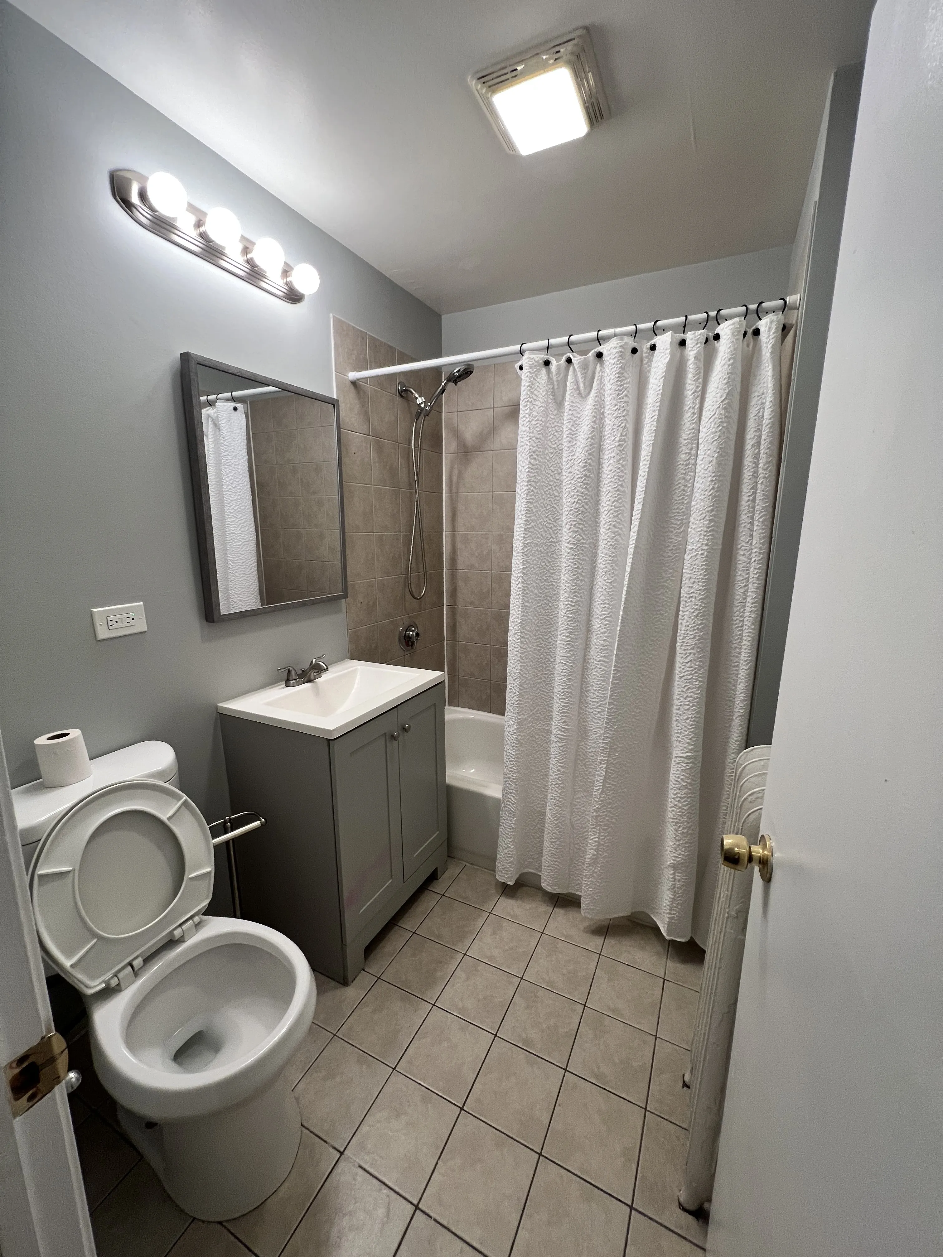 5103 W Cullom Ave   60641 60641-Chicago-IL