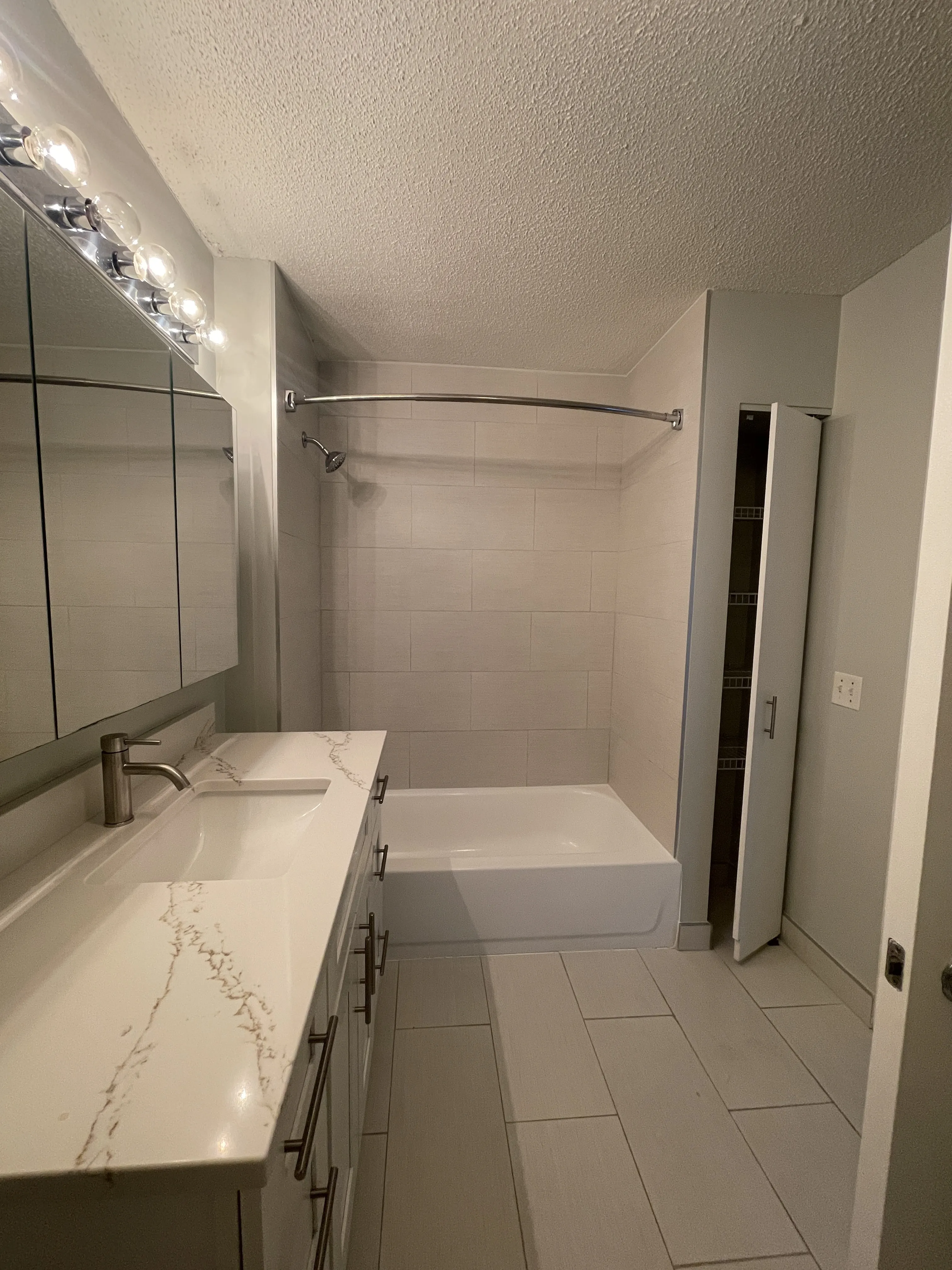 540 N Dearborn St   60610 60610-unit#2409-Chicago-IL