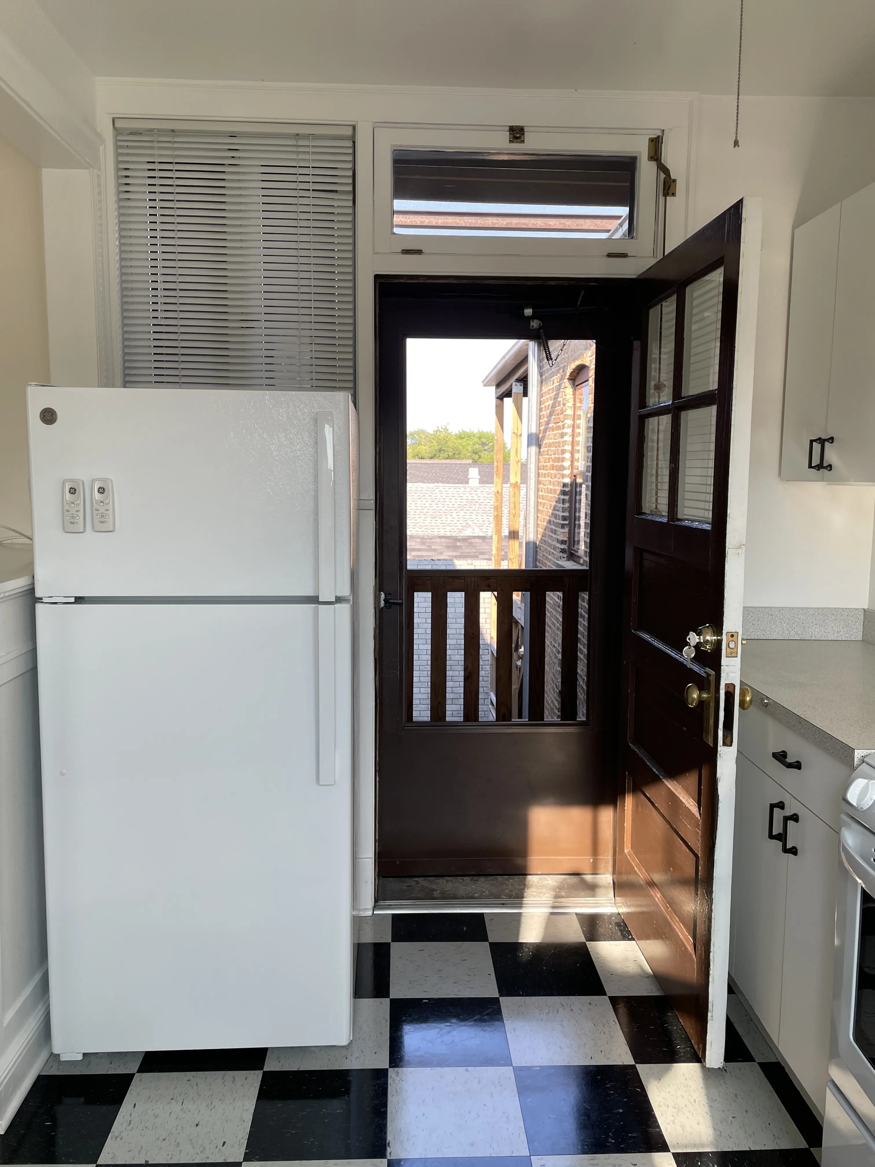 1973 W FARRAGUT AVE 60640-unit#3W-Chicago-IL