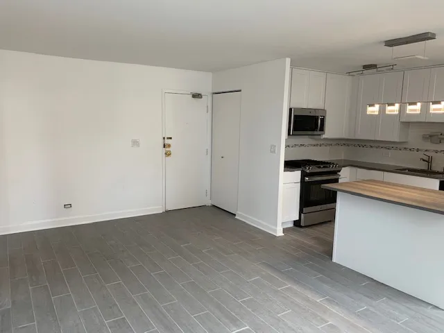 2424 N Clark St   60614 60614-unit#303-Chicago-IL