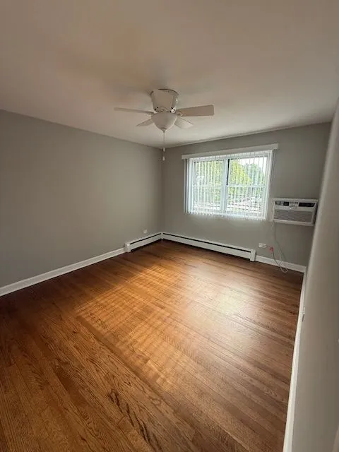 2351 W Jarvis Ave   60645 60645-unit#2E-Chicago-IL