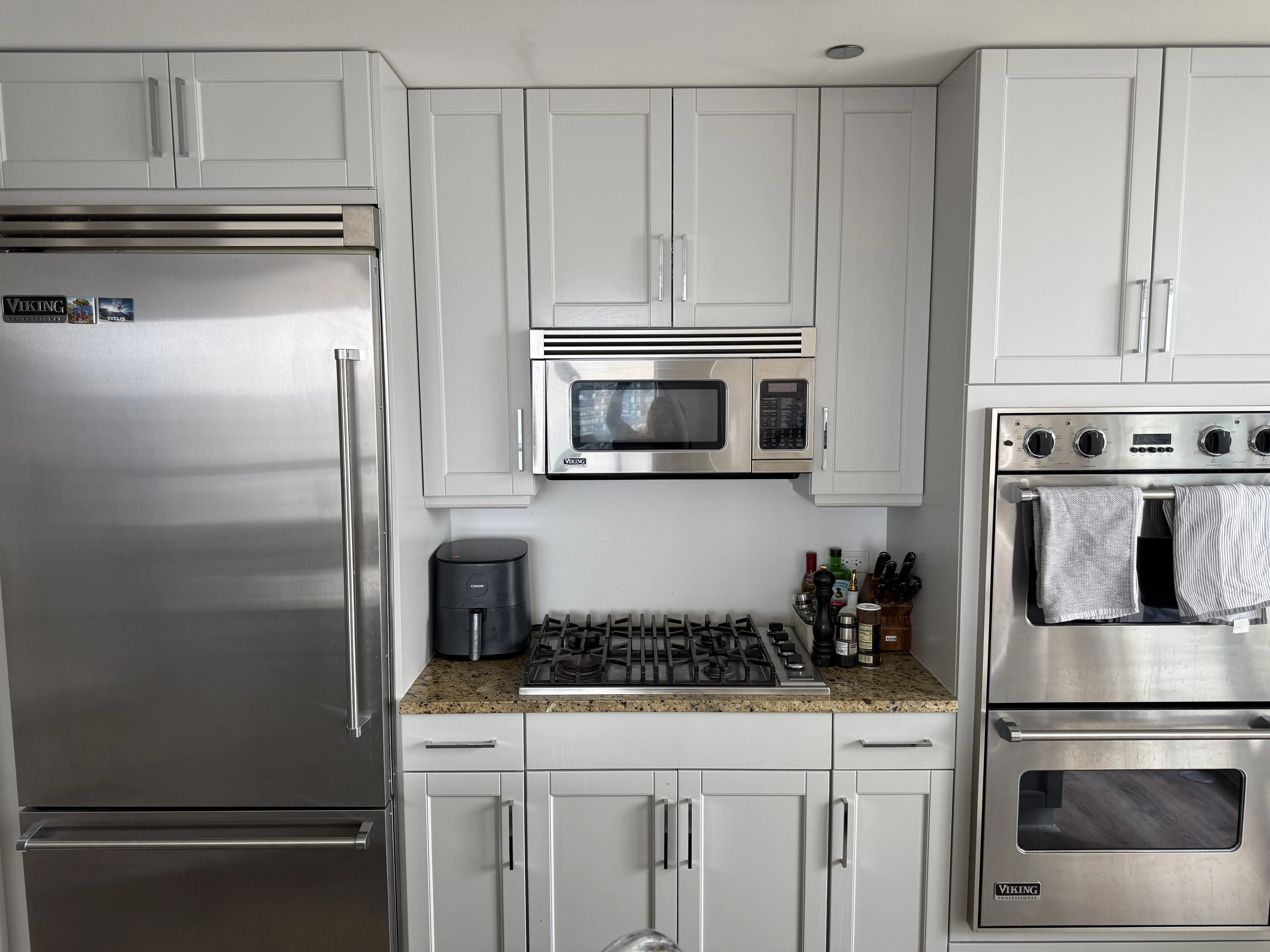 2 W Delaware Pl   60610 60610-Two West-Chicago-IL