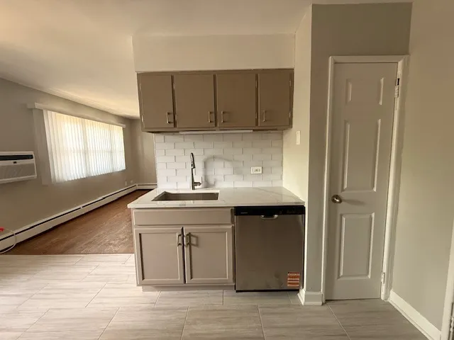 2351 W Jarvis Ave   60645 60645-unit#2E-Chicago-IL