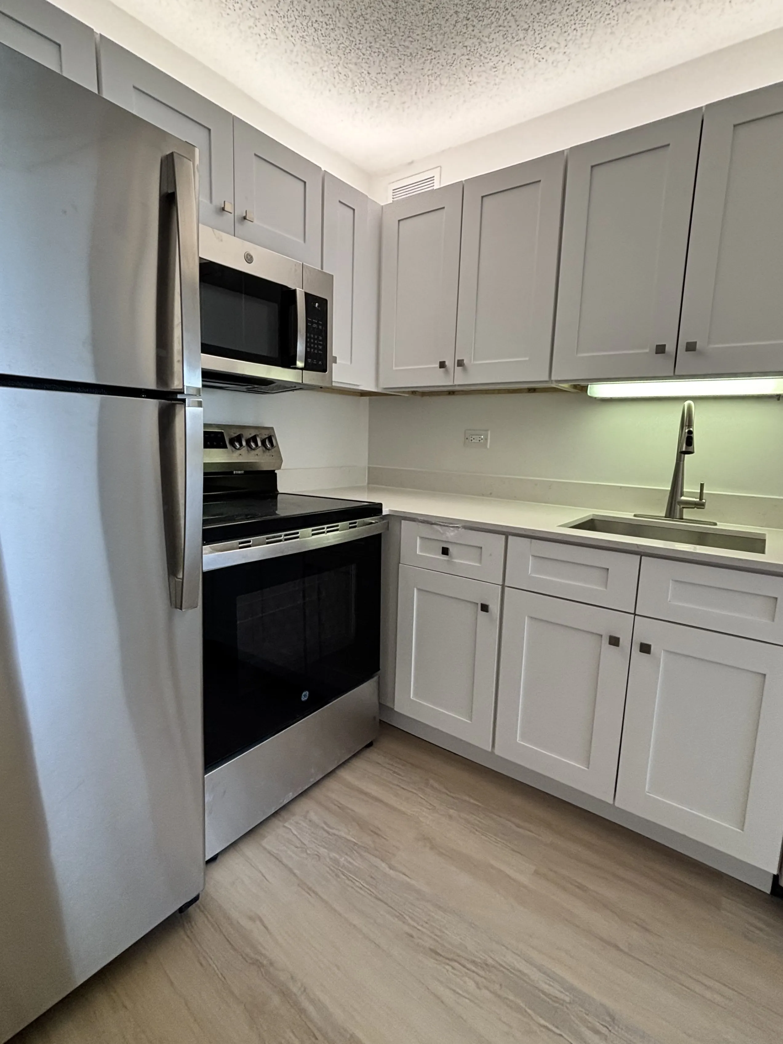 233 E Wacker Dr   60601 60601-unit#1706-Chicago-IL