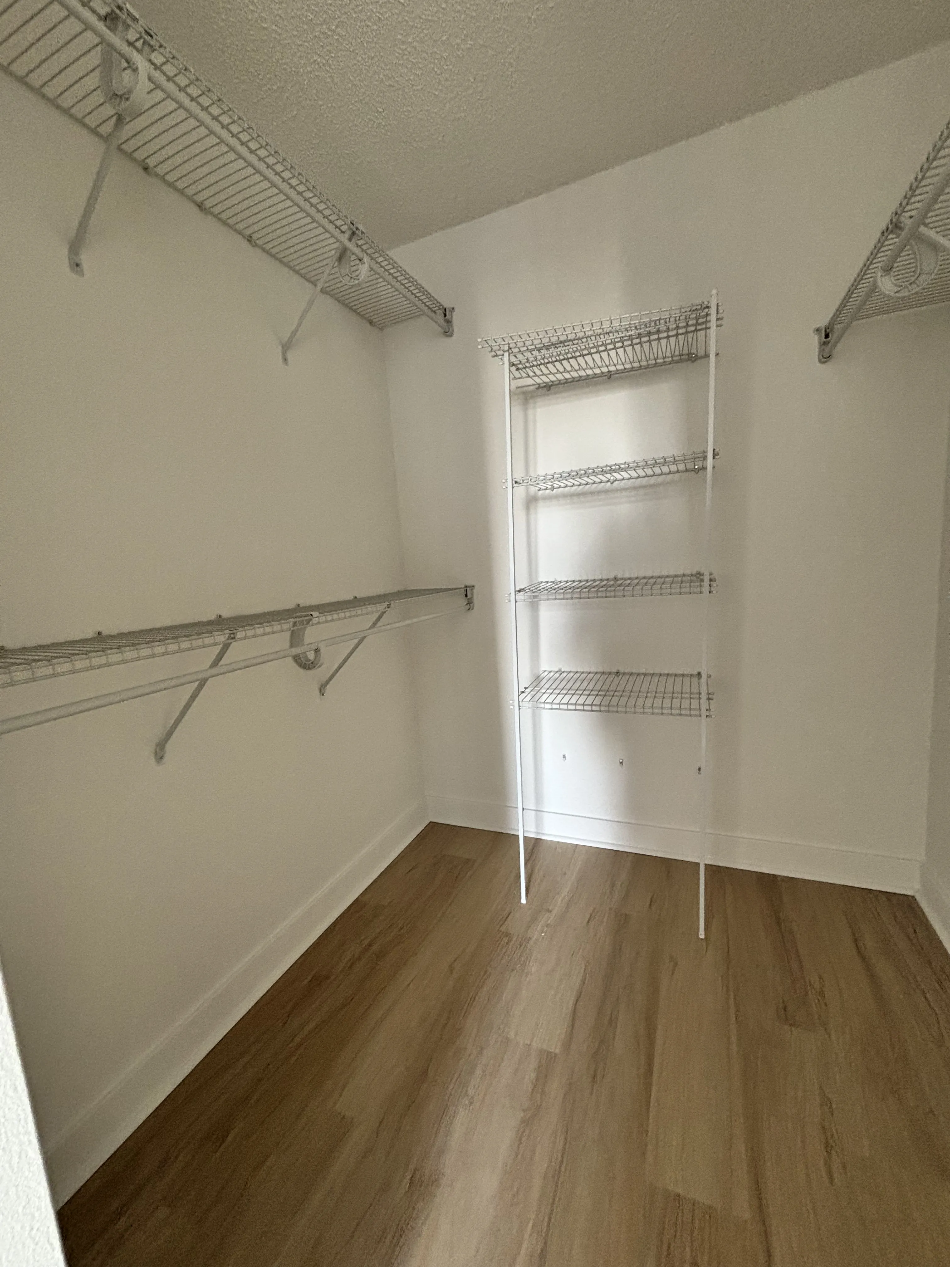 233 E Wacker Dr   60601 60601-unit#1706-Chicago-IL