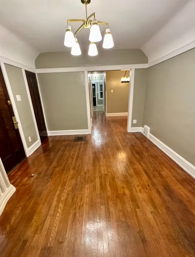 4704 W WAVELAND AVE 60641-unit#2-Chicago-IL