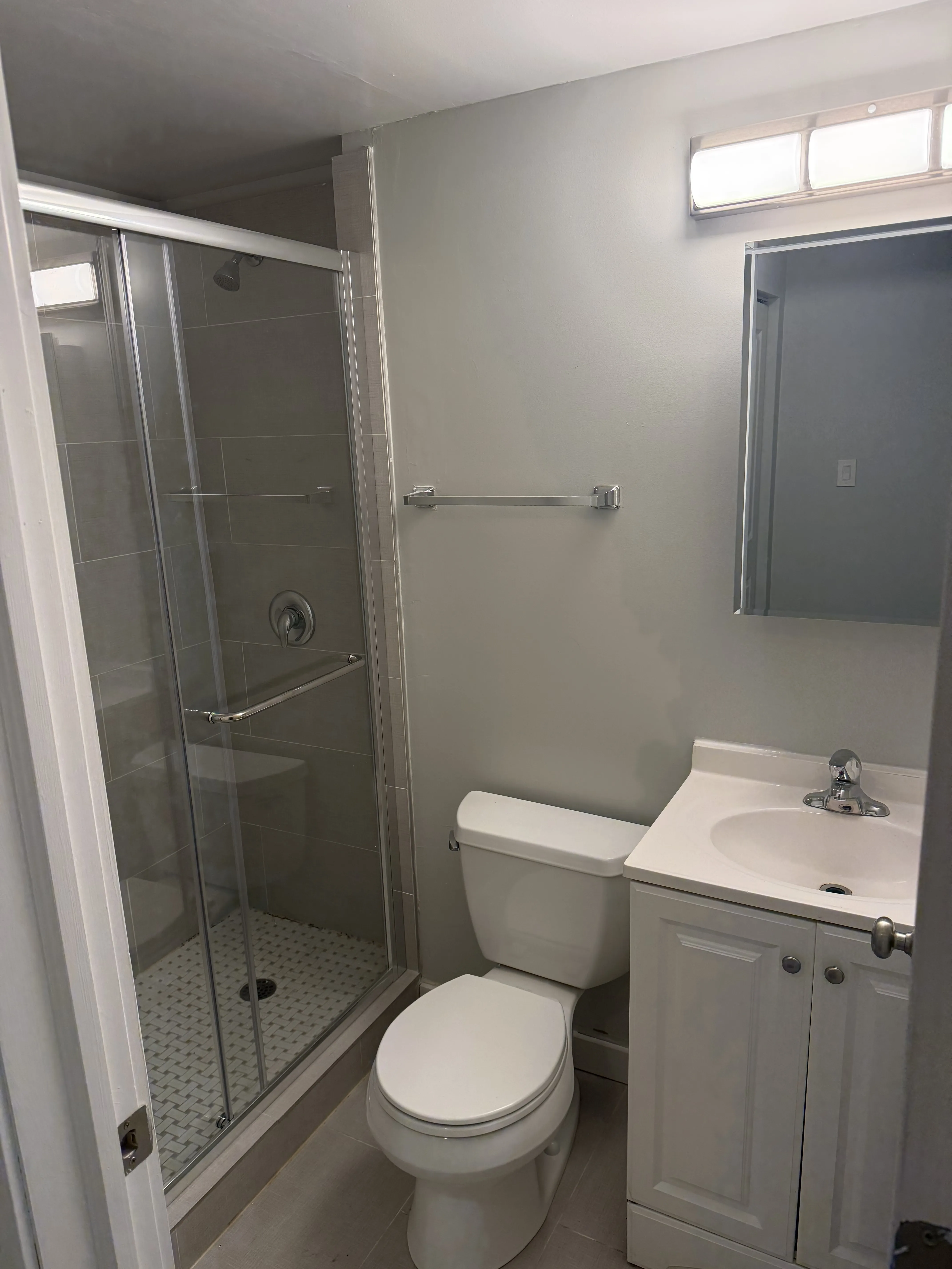 5750 N Kenmore Ave   60660 60660-unit#209-Chicago-IL