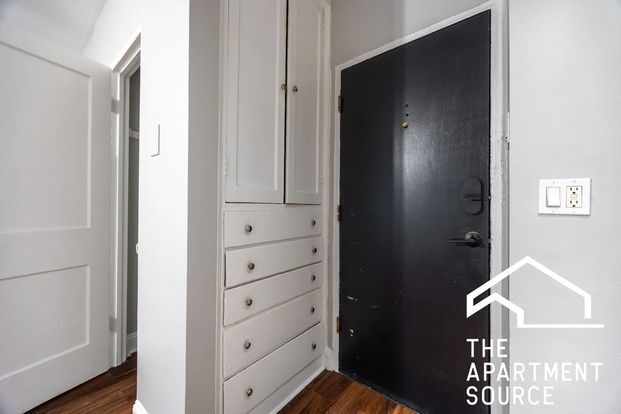 1140 N La Salle Dr   60610 60610-The Oliver -unit#711-Chicago-IL