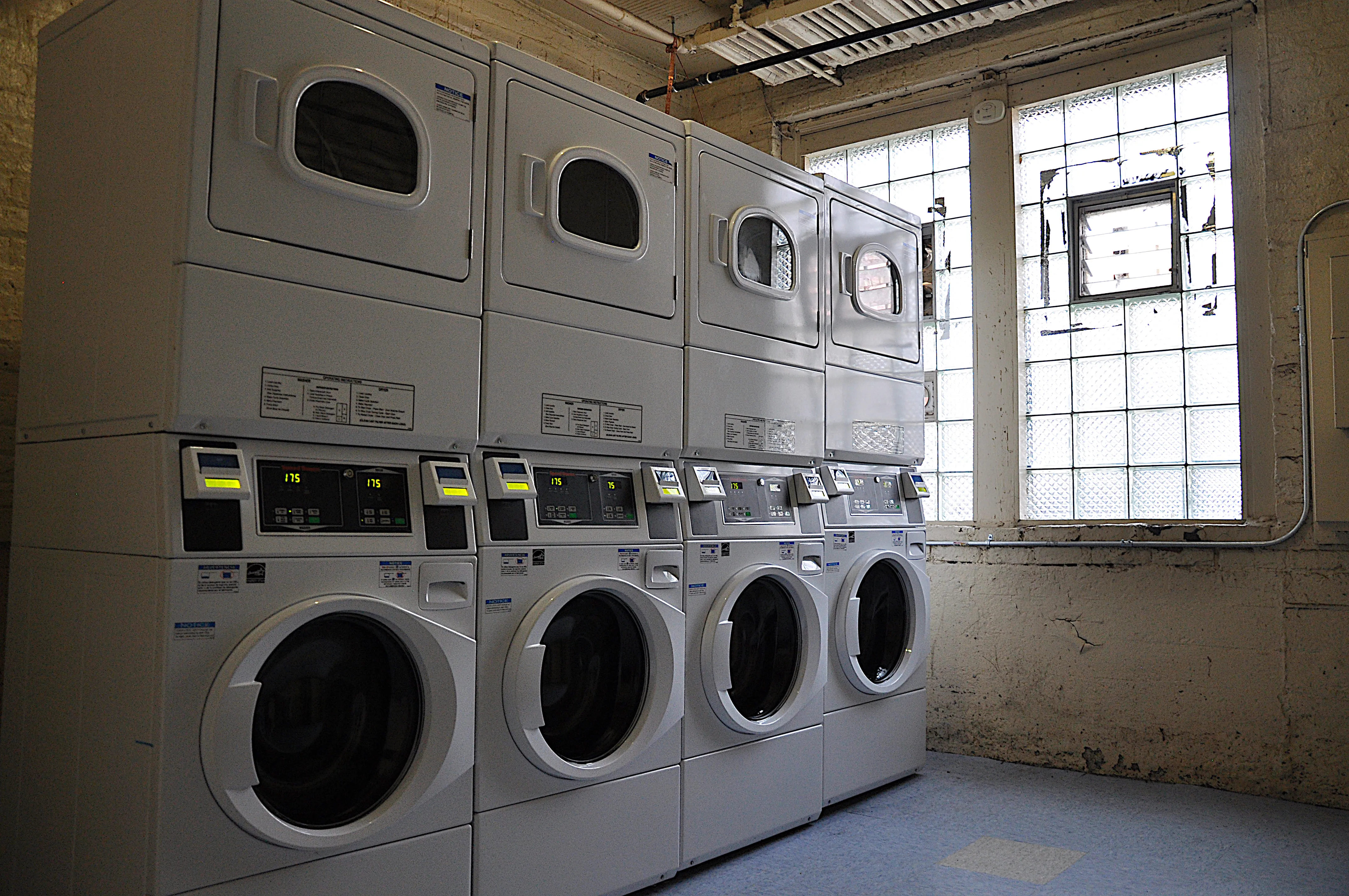 640 W BRIAR PL 60657-unit#106-Chicago-IL