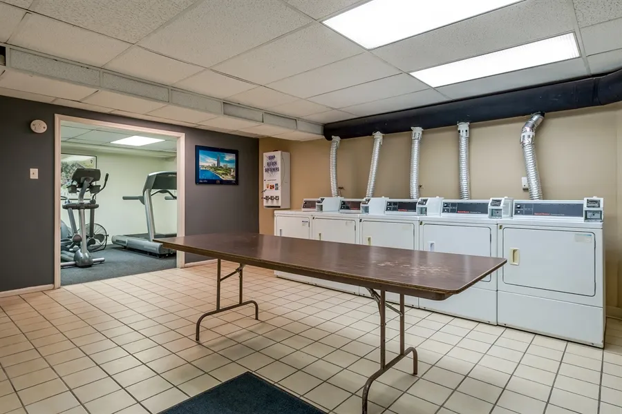 3158 N Clark St   60657 60657-Belmont Court-unit#E5-Chicago-IL