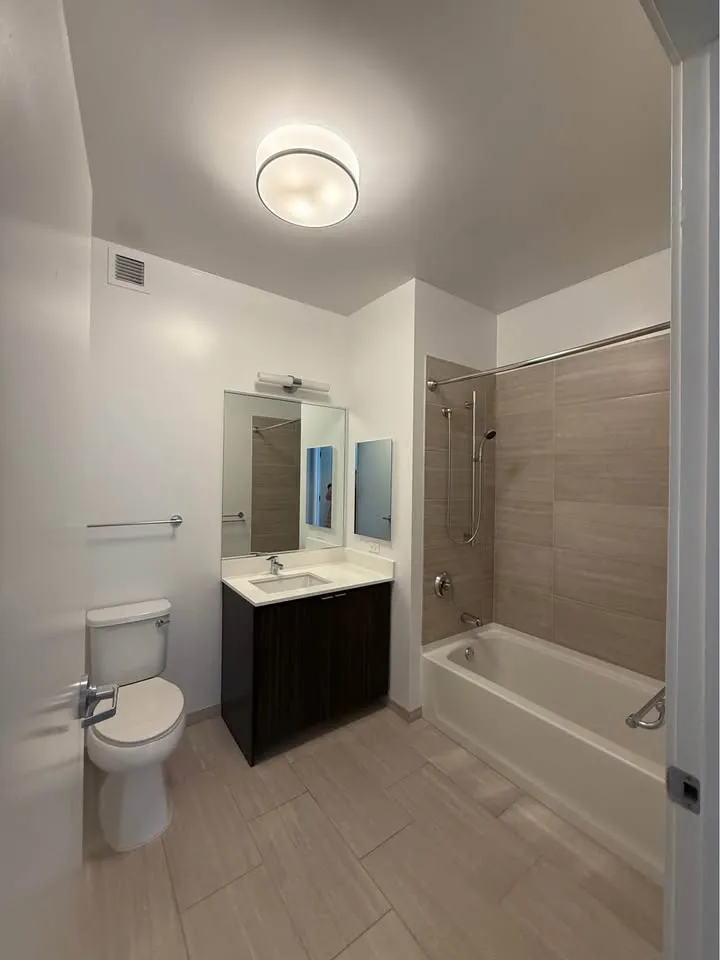 201 N Garland Ct   60601 60601-unit#2907-Chicago-IL