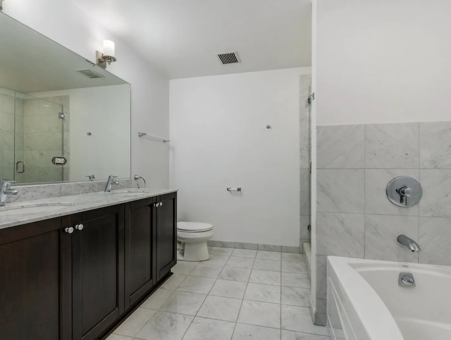 2 W Delaware Pl   60610 60610-Two West-Chicago-IL
