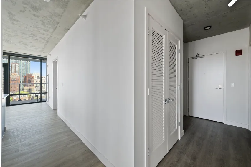 450 W Belmont Ave   60657 60657-Live450-Chicago-IL