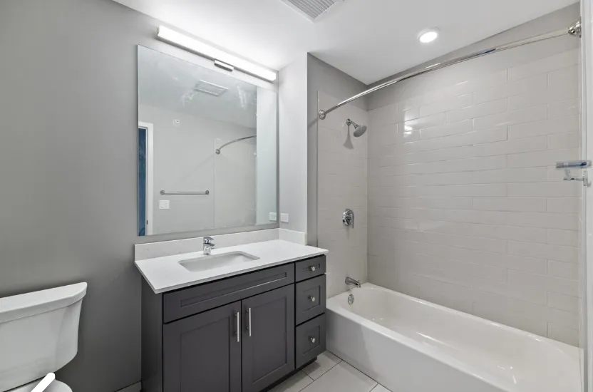 450 W Belmont Ave   60657 60657-Live450-Chicago-IL