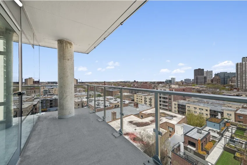450 W Belmont Ave   60657 60657-Live450-Chicago-IL