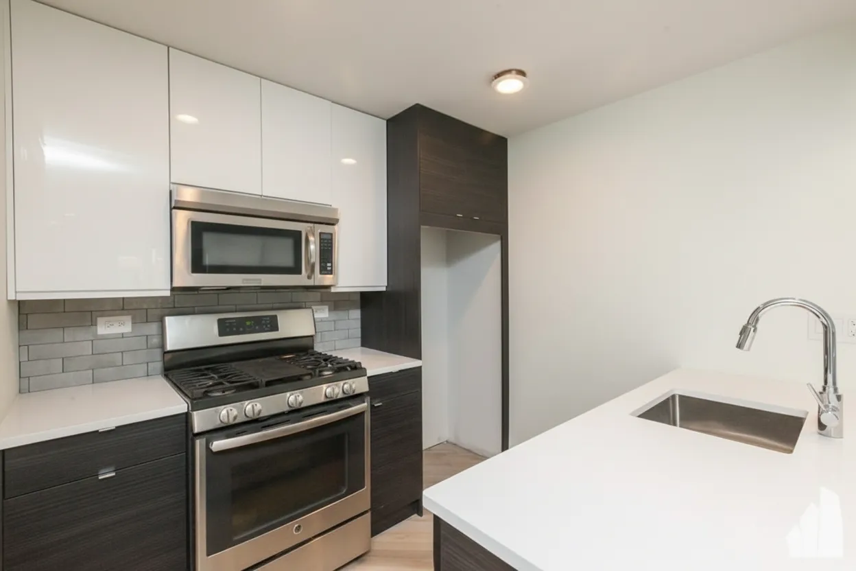 944 W Grace St   60613 60613-unit#954-G101-Chicago-IL