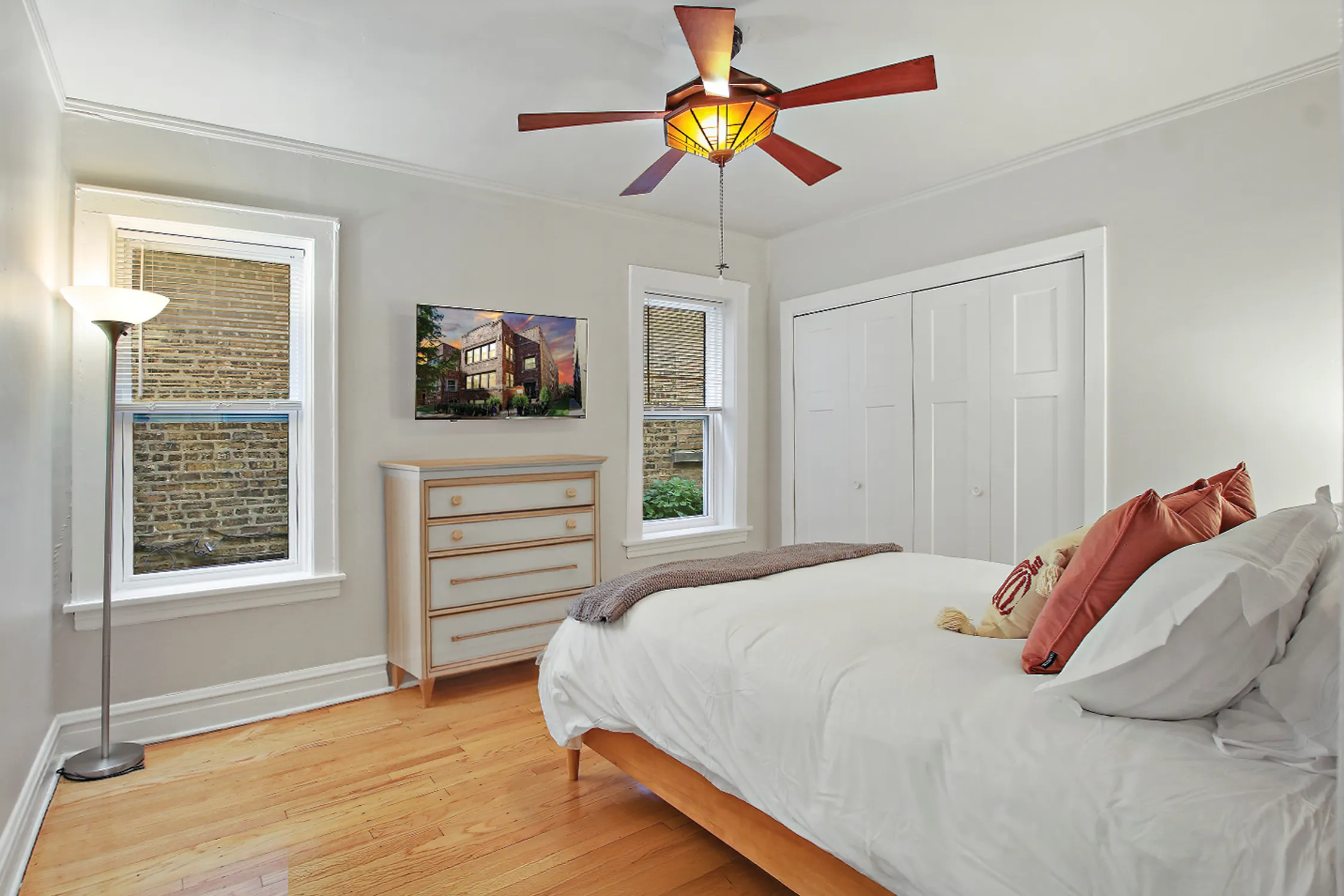 N ROCKWELL ST 60645-unit#APT 2-Chicago-IL