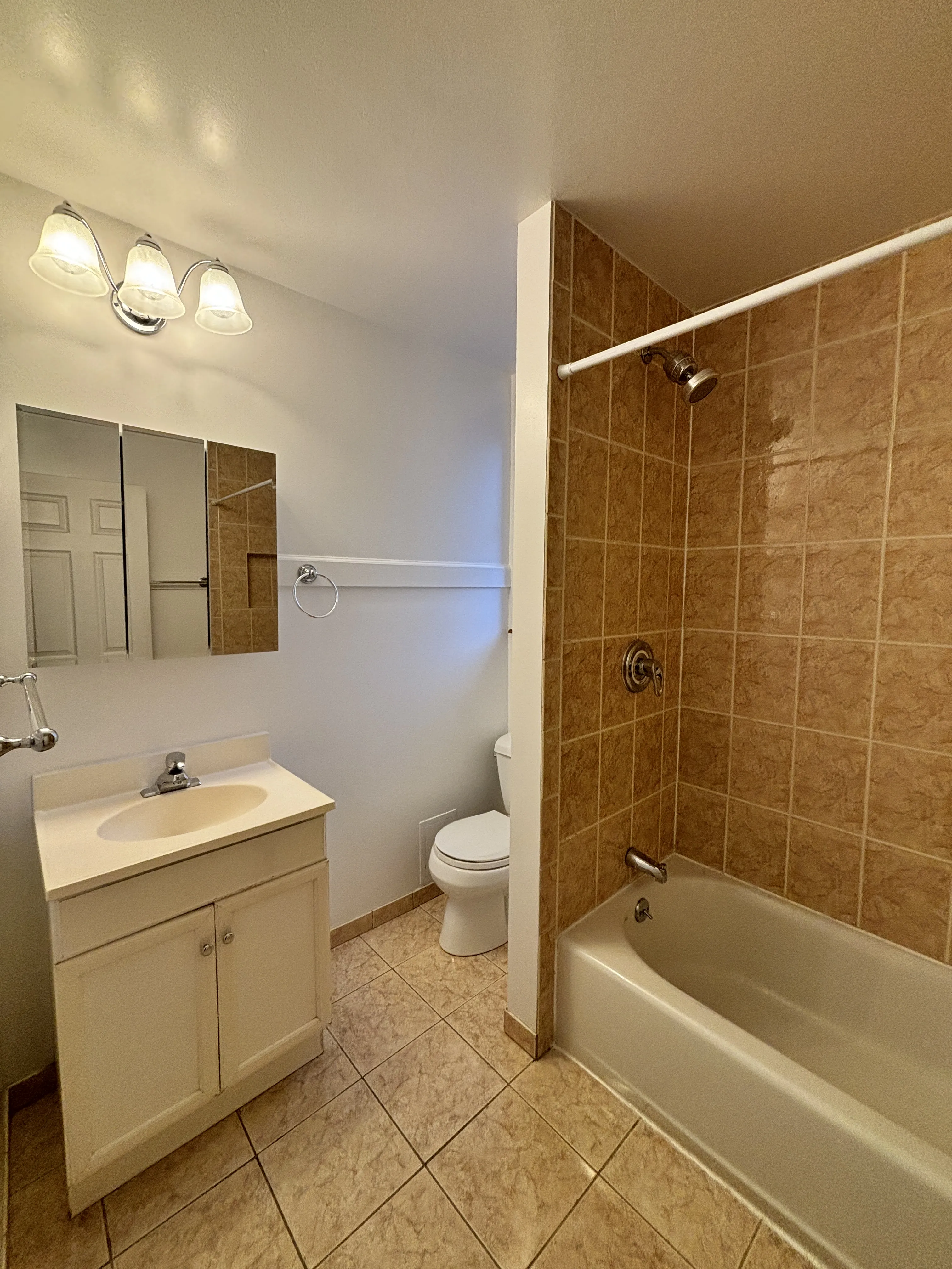 2611 W Rice St   60622 60622-unit#2R-Chicago-IL