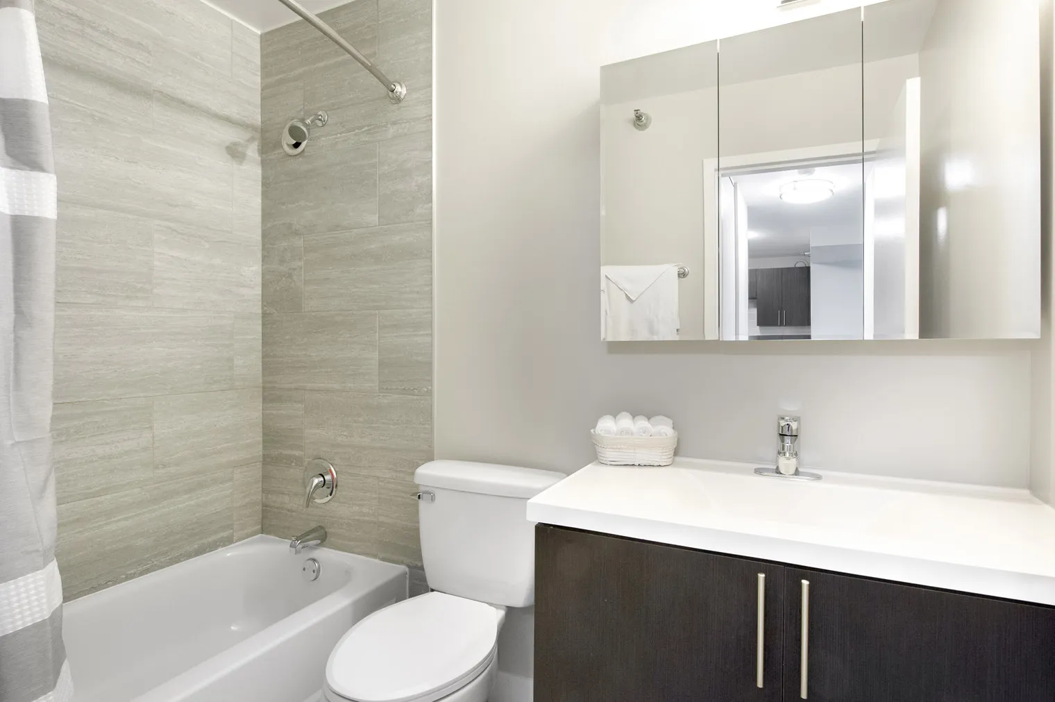 1 E Delaware Pl   60611 60611-One East Delaware-unit#ID82-Chicago-IL