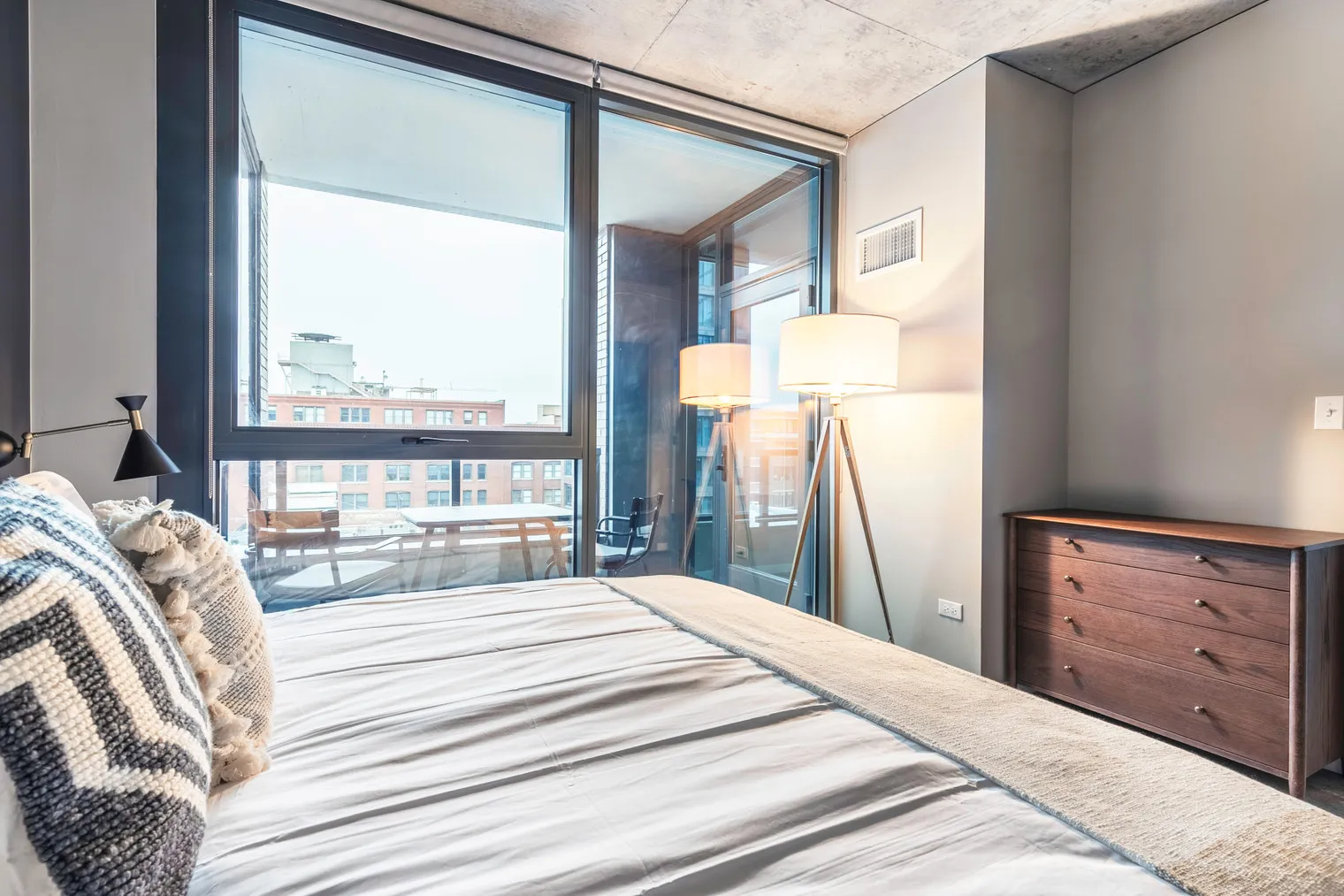 939 W Washington Blvd   60607 60607-Union West Apartments-unit#ID213-Chicago-IL