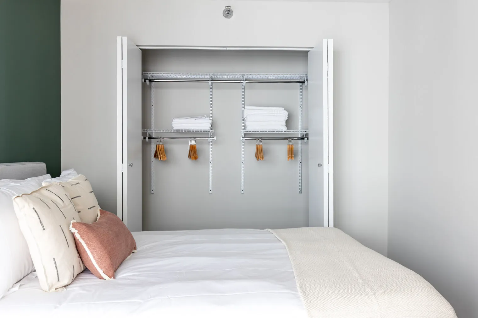 1 E Delaware Pl   60611 60611-One East Delaware-unit#ID221-Chicago-IL