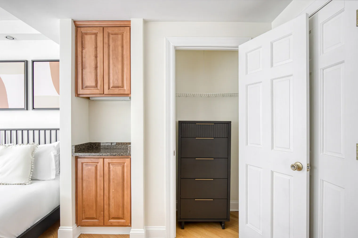 1400 N Lake Shore Dr   60610 60610-The Deco-unit#ID553-Chicago-IL
