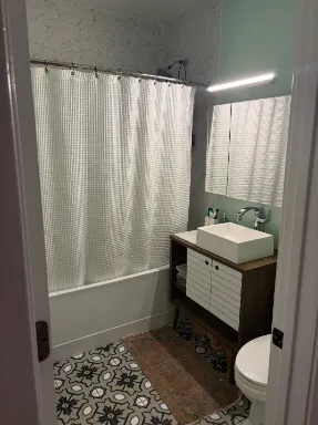 1323 N Artesian Ave   60622 60622-unit#2F-Chicago-IL