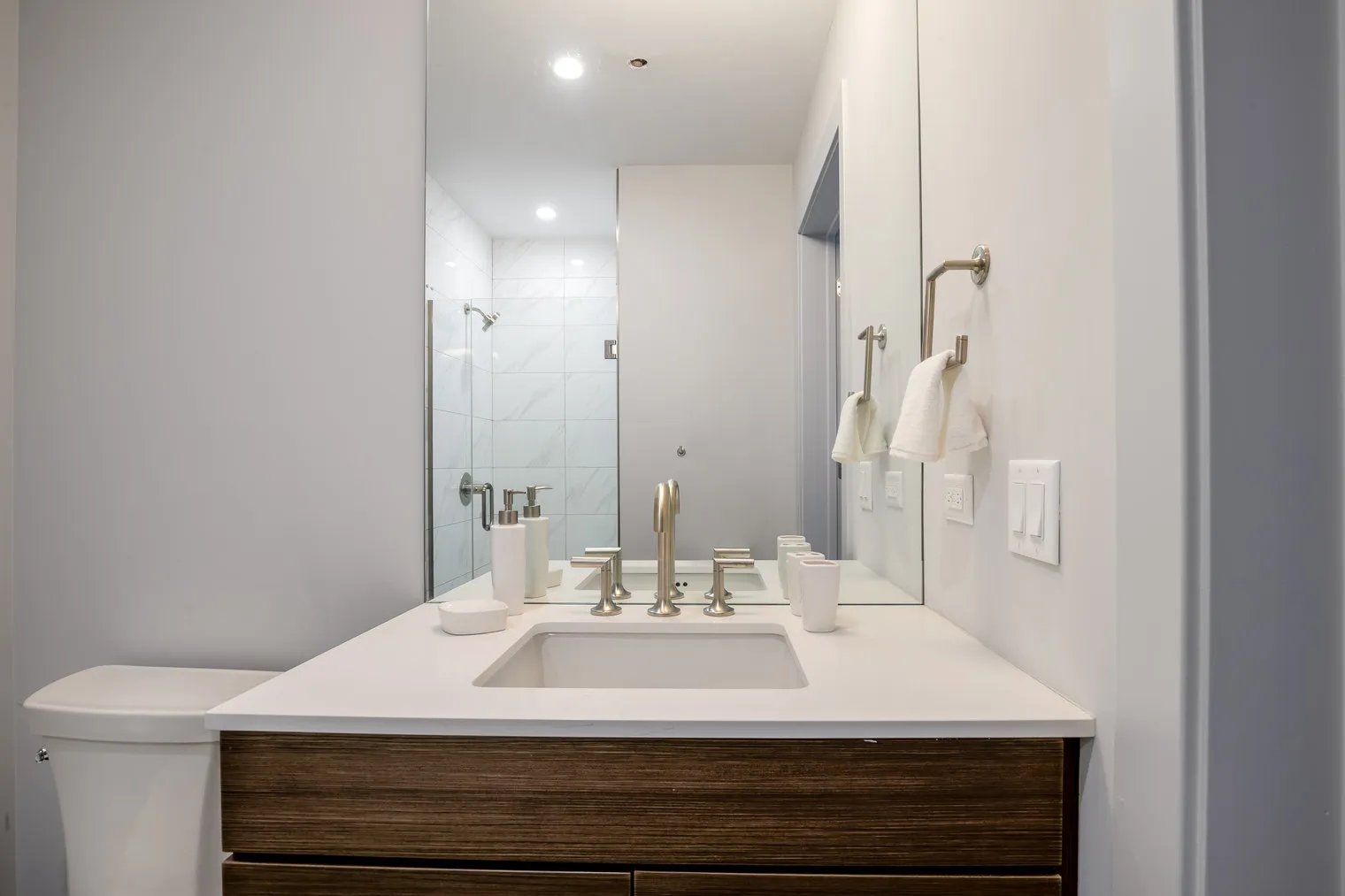 330 S Wells St   60606 60606-330 S Wells-unit#ID220-Chicago-IL