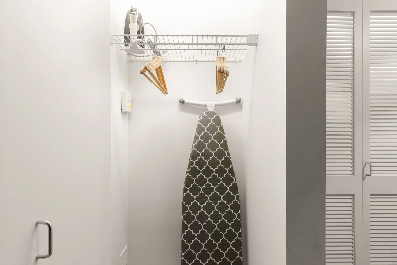 210 N Wells St 60601 60601-Lake & Wells Apartments-unit#ID228-Chicago-IL