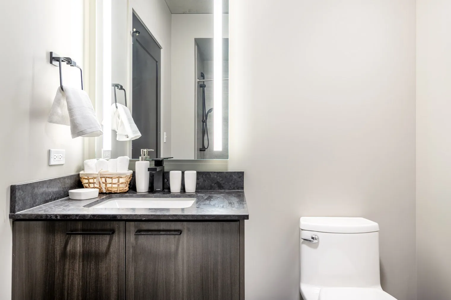 939 W Washington Blvd   60607 60607-Union West Apartments-unit#ID284-Chicago-IL