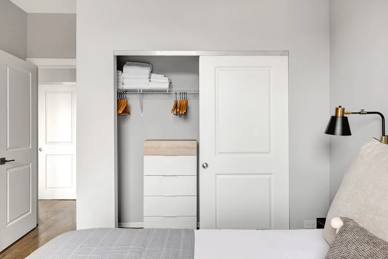 911 W School St   60657 60657-3264 N. Clark-unit#ID472-Chicago-IL