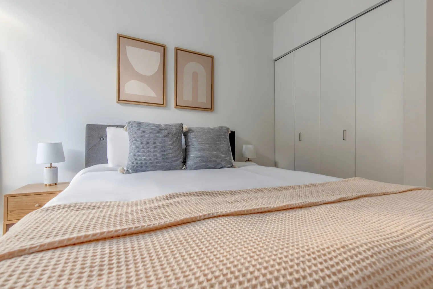 201 N Garland Ct   60601 60601-Mila-unit#ID1013-Chicago-IL
