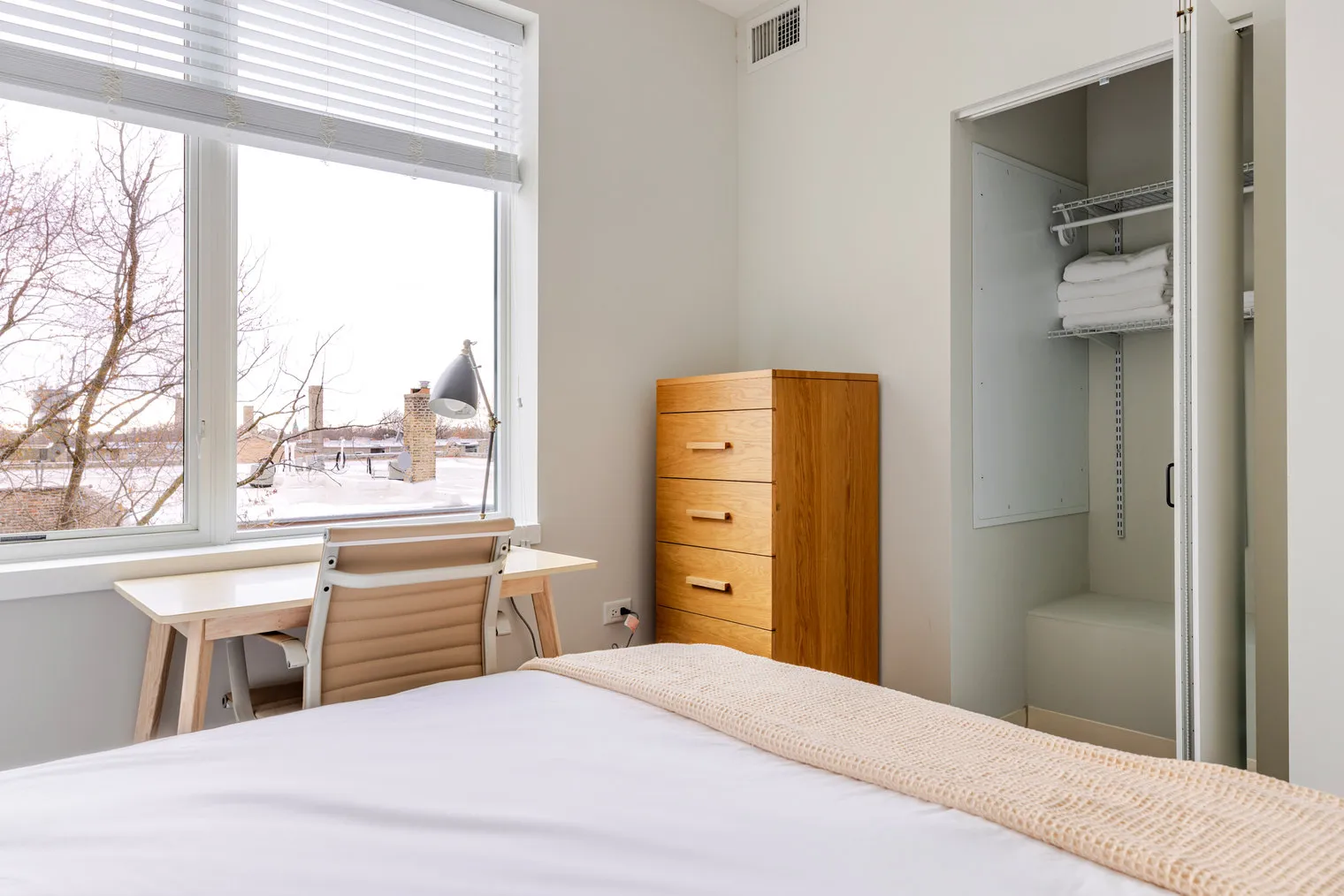 6149 N Broadway   60660 60660-The Edge-unit#ID1272-Chicago-IL