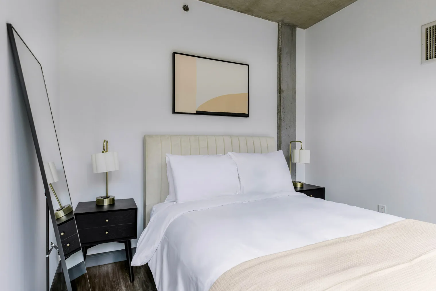 215 W Lake St   60606 60606-Linea-unit#ID1331-Chicago-IL