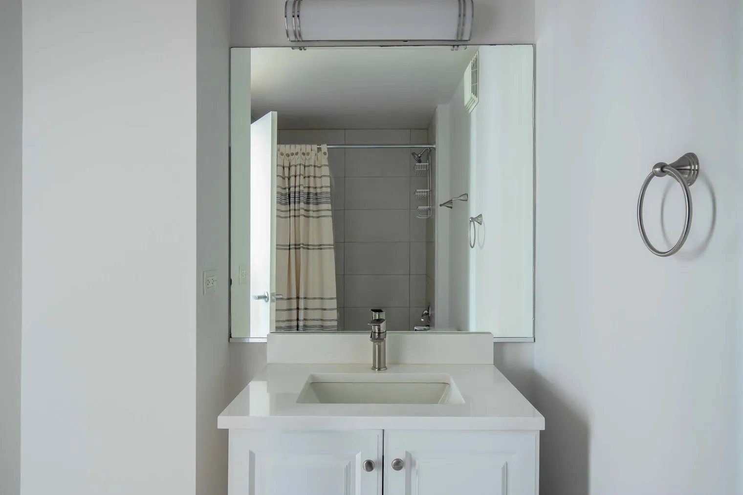 30 E Roosevelt Rd   60605 60605-The Roosevelt-unit#ID805-Chicago-IL